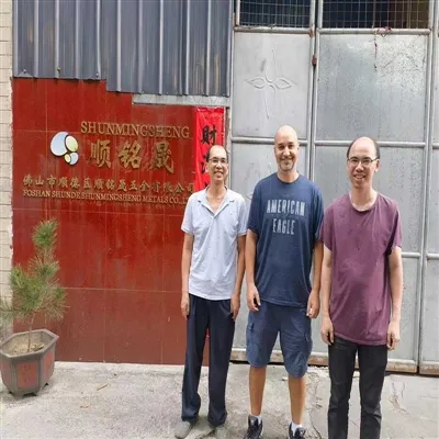 Iż-żjara tal-Klijent fil-fabbrika tagħna fiċ-Ċina u l-iffirmar b'suċċess tal-...